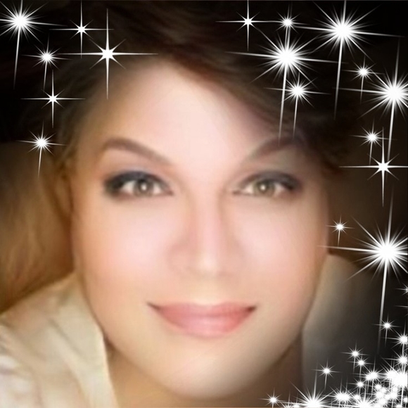 Meet your Posher, Debi - Picture 1 of 1